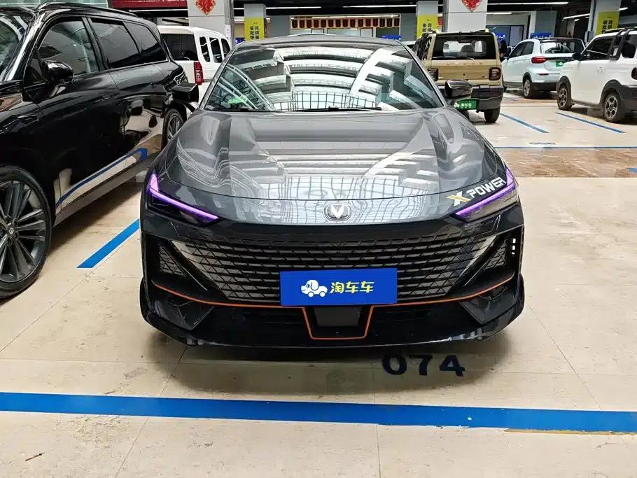 Changan UNI-V 2022 1.5T Sport Edition — миниатюра 2