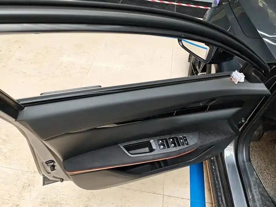 Changan UNI-V 2022 1.5T Sport Edition — миниатюра 7
