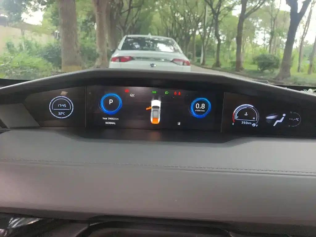 Changan UNI-V 2022 1.5T Premium Edition — миниатюра 4