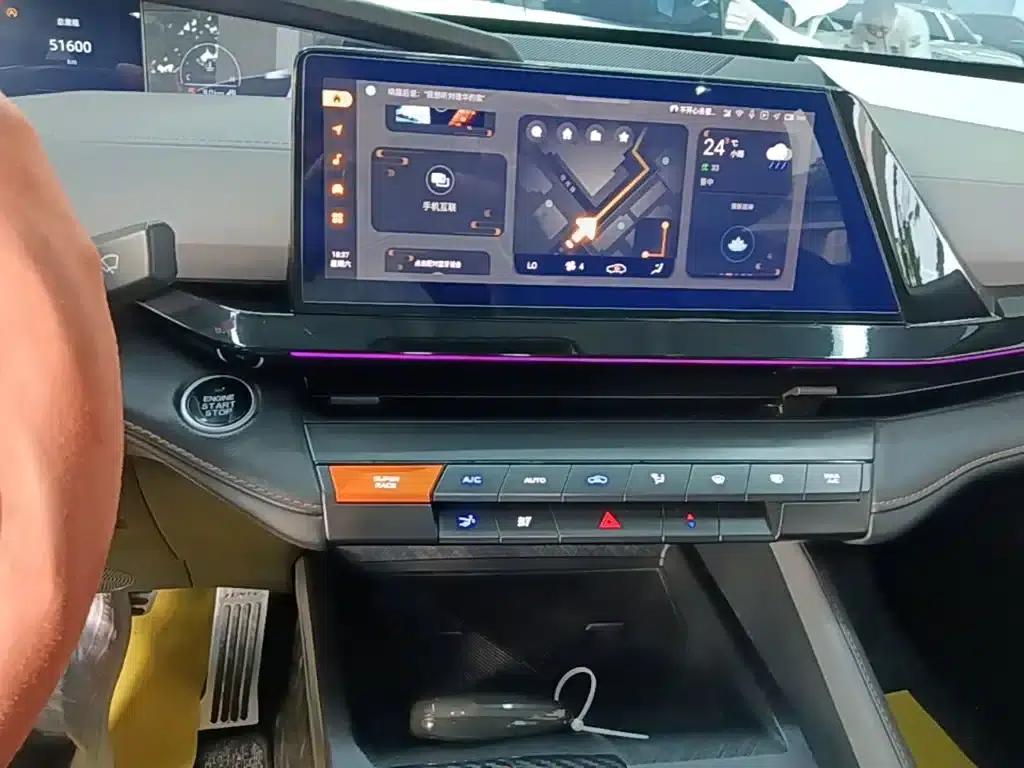 Changan UNI-V 2022 1.5T Premium Edition — миниатюра 13