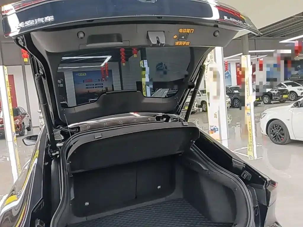 Changan UNI-V 2022 1.5T Premium Edition — миниатюра 19