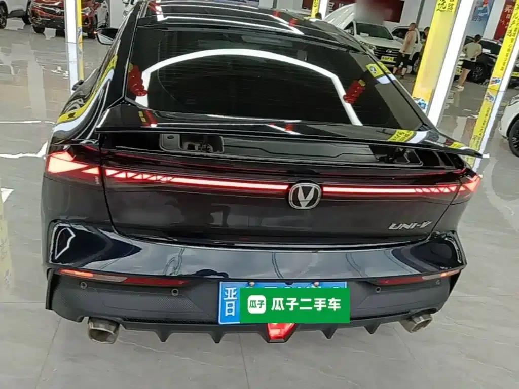 Changan UNI-V 2022 1.5T Premium Edition — миниатюра 6