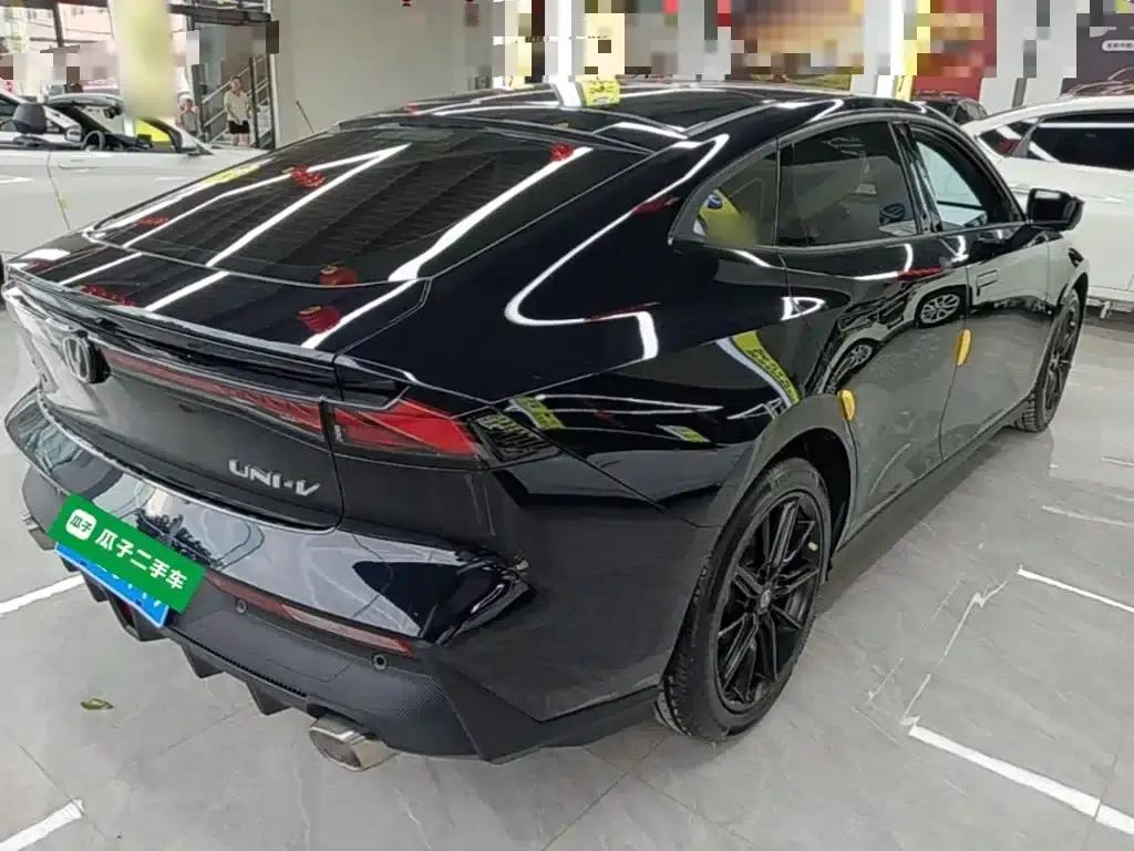 Changan UNI-V 2022 1.5T Premium Edition — миниатюра 7