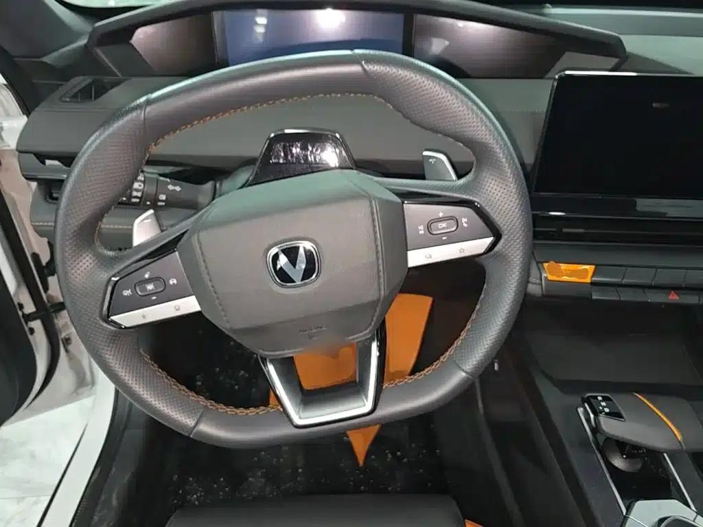 Changan UNI-V 2023 1.5T Premium Edition — миниатюра 11