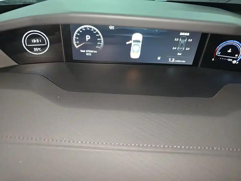 Changan UNI-V 2023 1.5T Premium Edition — миниатюра 12