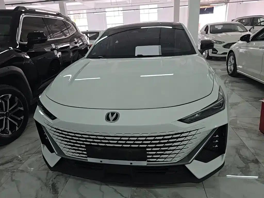 Changan UNI-V 2023 1.5T Premium Edition — миниатюра 3