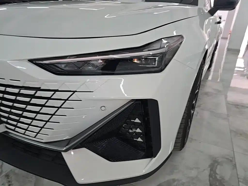 Changan UNI-V 2023 1.5T Premium Edition — миниатюра 24