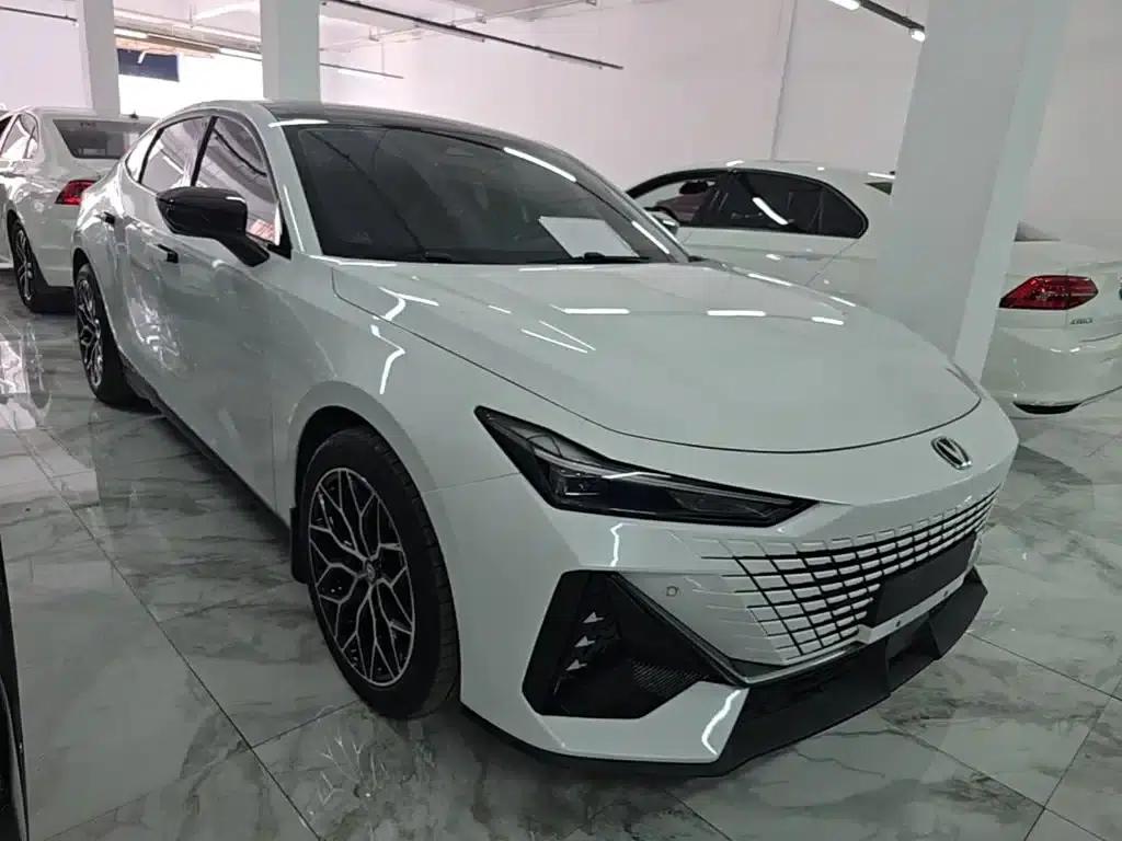 Changan UNI-V 2023 1.5T Premium Edition — миниатюра 4
