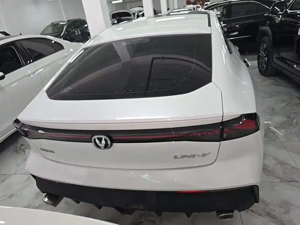 Changan UNI-V 2023 1.5T Premium Edition — миниатюра 6