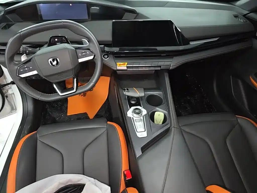 Changan UNI-V 2023 1.5T Premium Edition — миниатюра 10