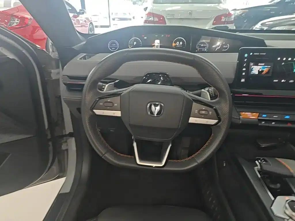 Changan UNI-V 2022 1.5T Premium Edition — миниатюра 11