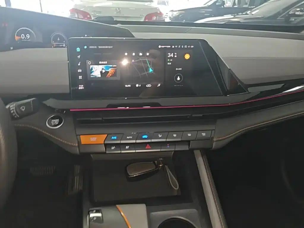 Changan UNI-V 2022 1.5T Premium Edition — миниатюра 13