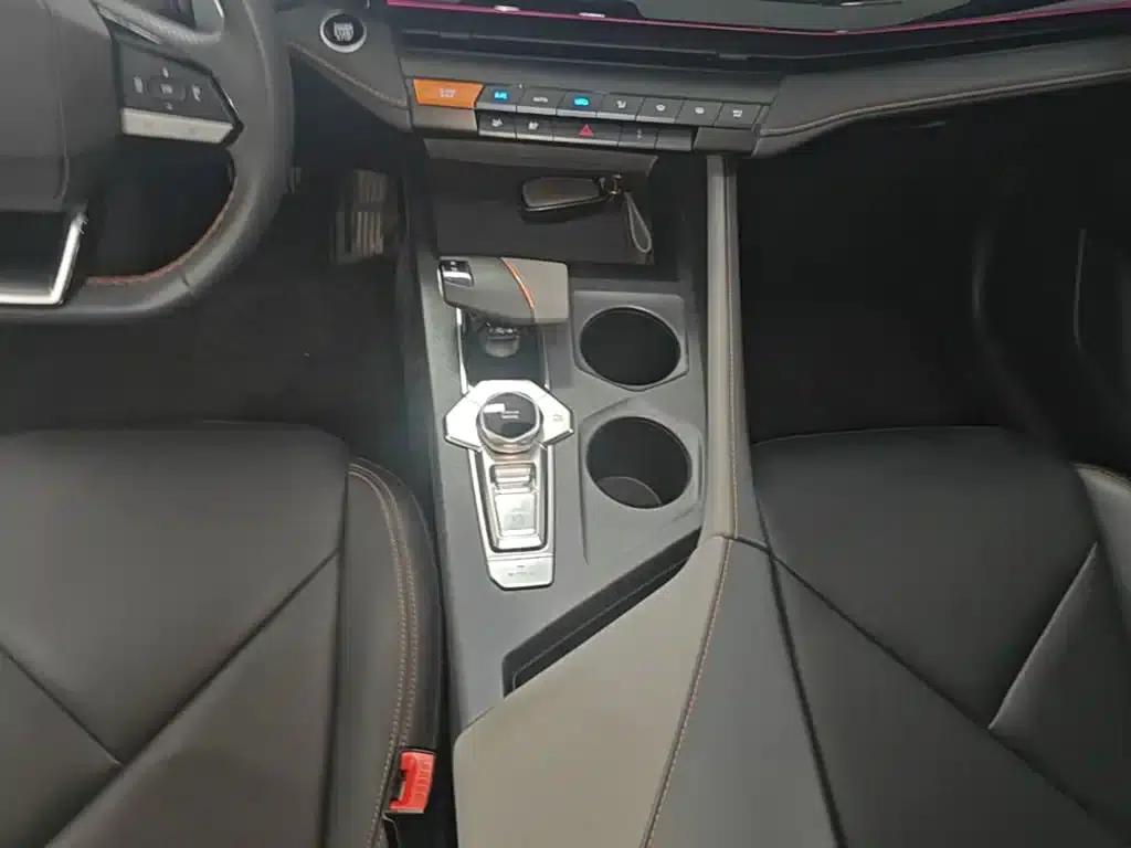 Changan UNI-V 2022 1.5T Premium Edition — миниатюра 14