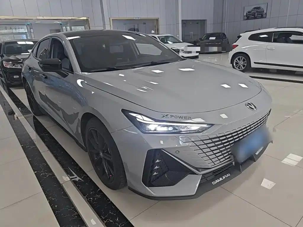 Changan UNI-V 2022 1.5T Premium Edition — миниатюра 4