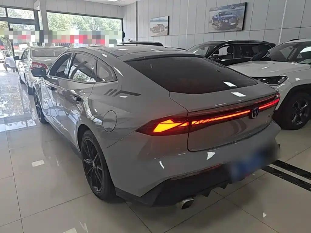 Changan UNI-V 2022 1.5T Premium Edition — миниатюра 5