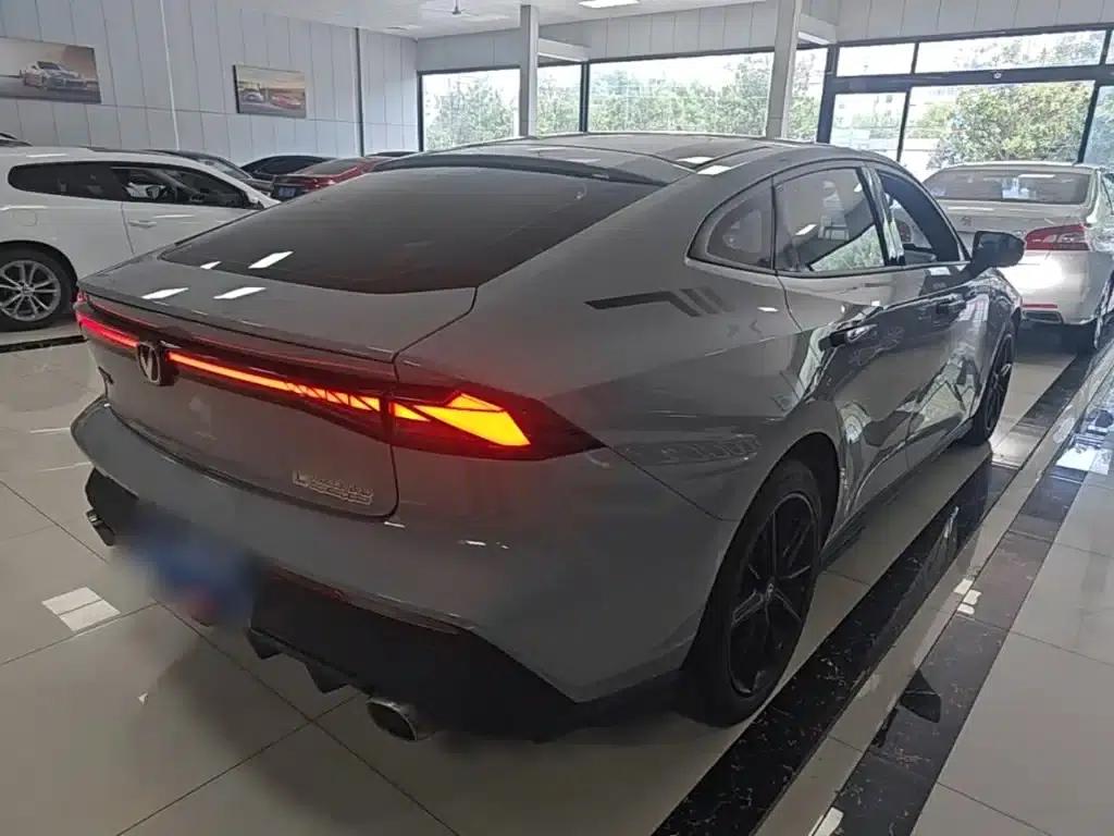 Changan UNI-V 2022 1.5T Premium Edition — миниатюра 7