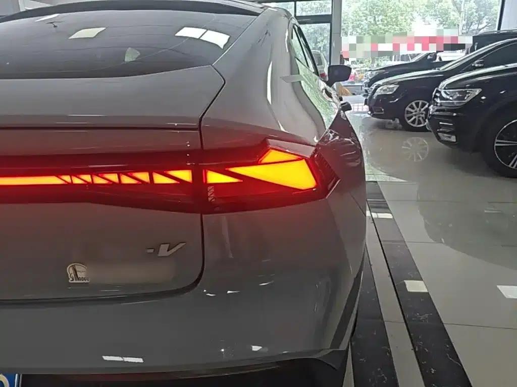 Changan UNI-V 2022 1.5T Premium Edition — миниатюра 8