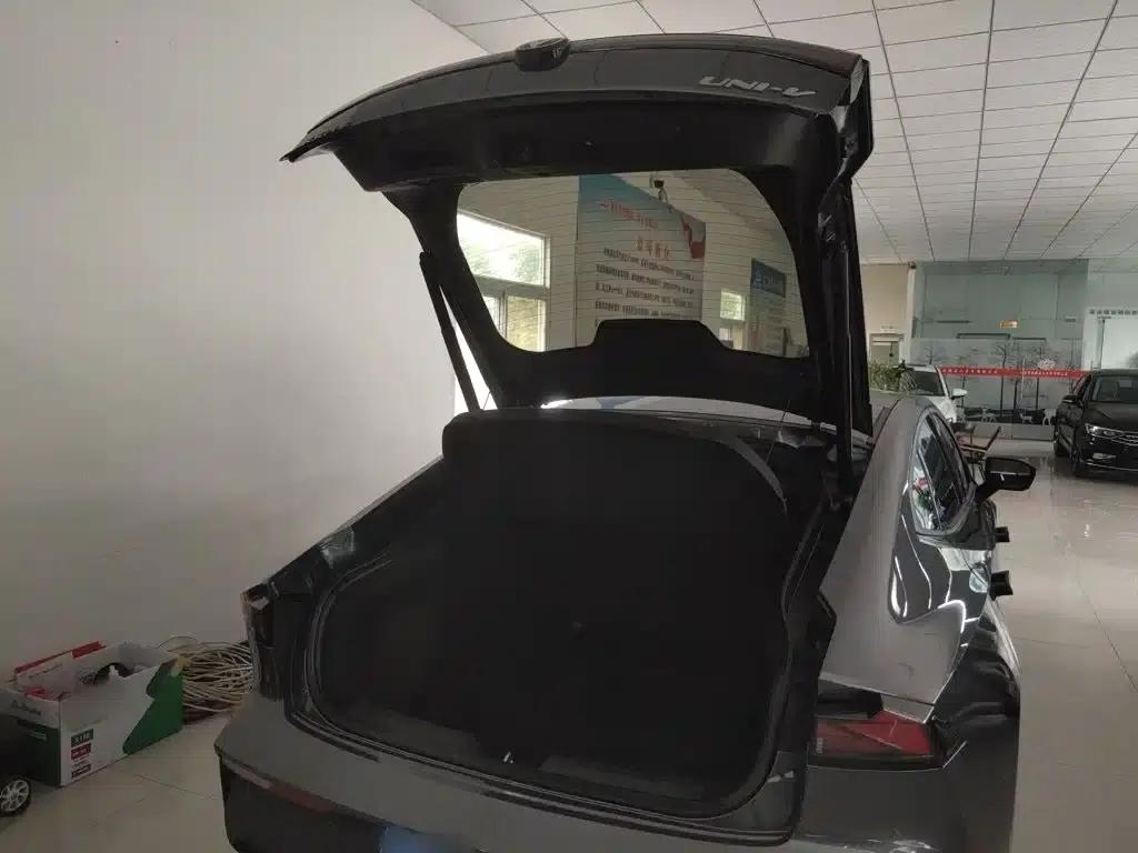 Changan UNI-V 2022 1.5T Premium Edition — миниатюра 13