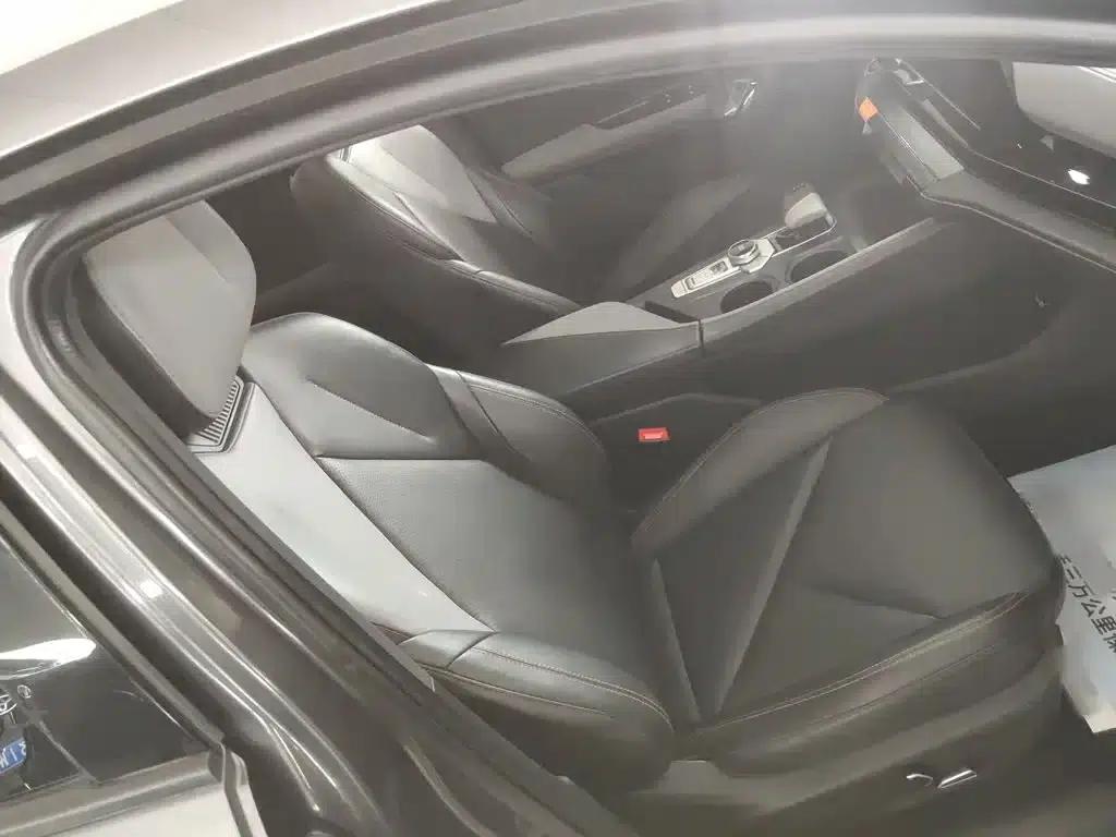 Changan UNI-V 2022 1.5T Premium Edition — миниатюра 3