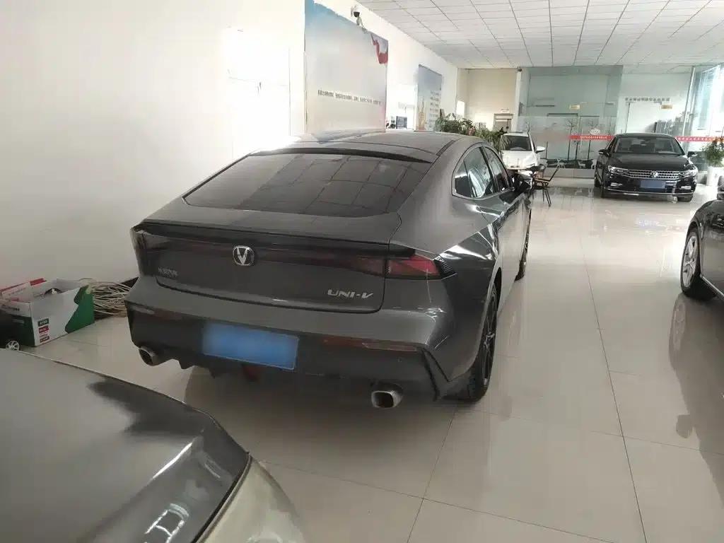Changan UNI-V 2022 1.5T Premium Edition — миниатюра 8