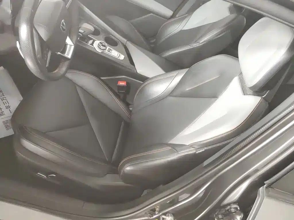 Changan UNI-V 2022 1.5T Premium Edition — миниатюра 9