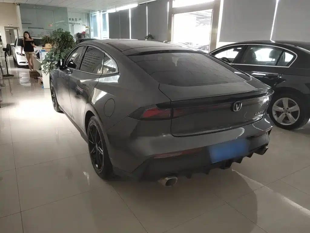Changan UNI-V 2022 1.5T Premium Edition — миниатюра 10