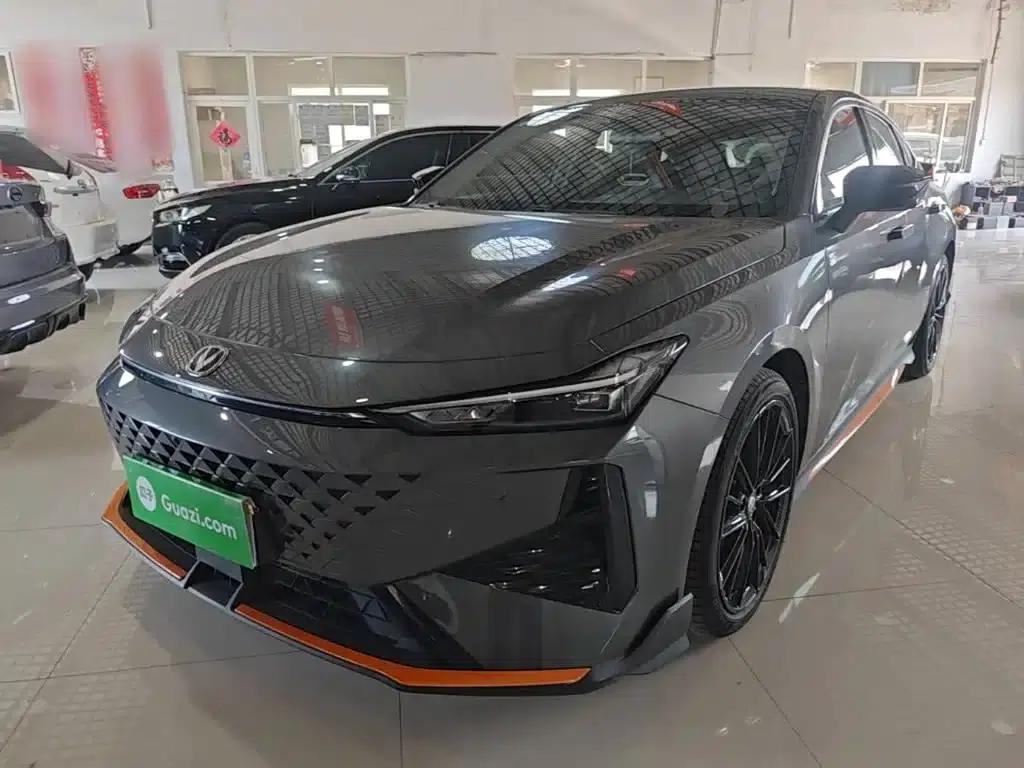 Changan UNI-V 2024 1.5T Premium Sport — миниатюра 1