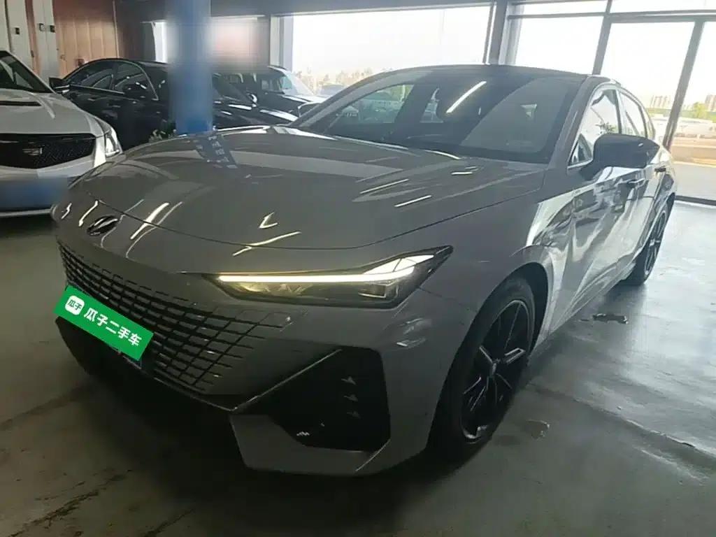 Changan UNI-V 2022 1.5T Premium Edition — миниатюра 1