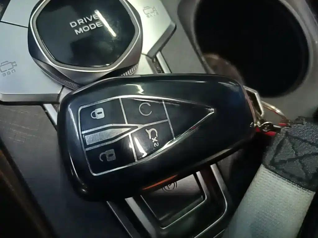 Changan UNI-V 2022 1.5T Premium Edition — миниатюра 17