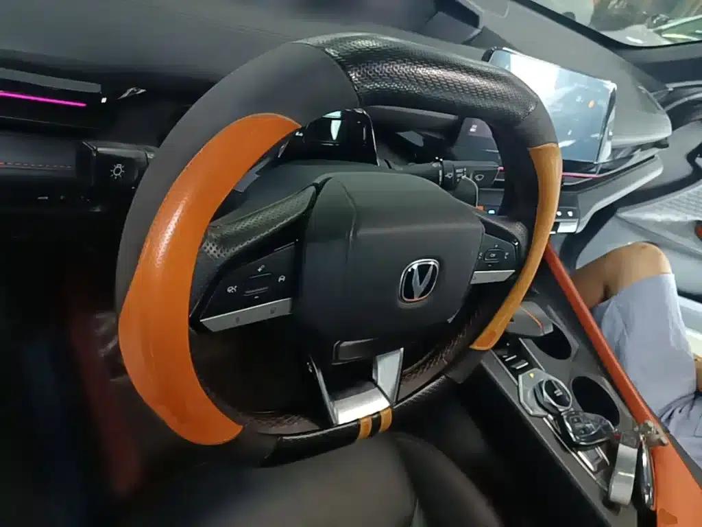 Changan UNI-V 2022 1.5T Premium Edition — миниатюра 7