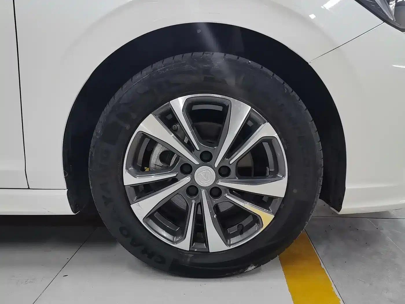 Changan Eado 2022 PLUS Blue Whale NE 1.4T GDI DCT Premium Edition — миниатюра 17