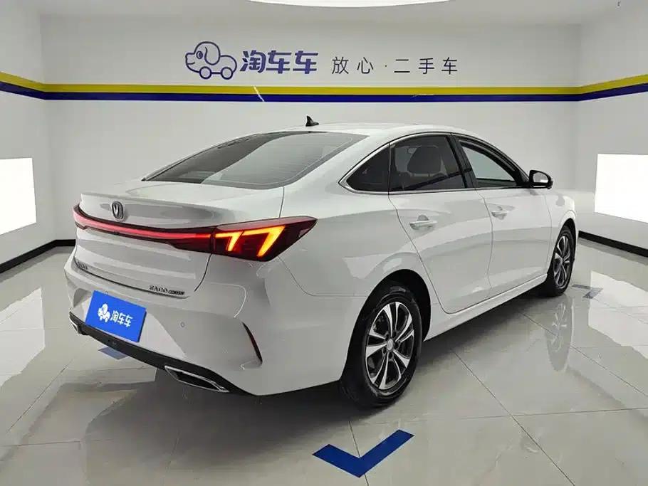 Changan Eado 2025 PLUS 1.4T Dual-Clutch High-Performance Edition — миниатюра 3