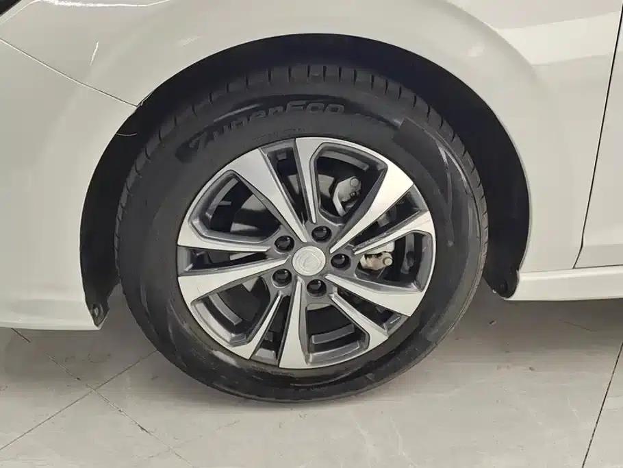 Changan Eado 2025 PLUS 1.4T Dual-Clutch High-Performance Edition — миниатюра 6