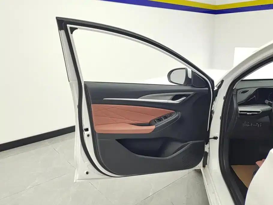 Changan Eado 2025 PLUS 1.4T Dual-Clutch High-Performance Edition — миниатюра 7
