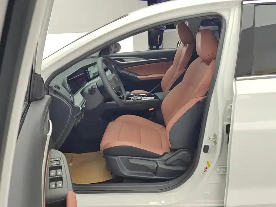 Changan Eado 2025 PLUS 1.4T Dual-Clutch High-Performance Edition — миниатюра 9