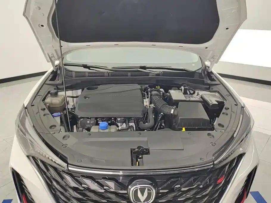 Changan Eado 2025 PLUS 1.4T Dual-Clutch High-Performance Edition — миниатюра 10
