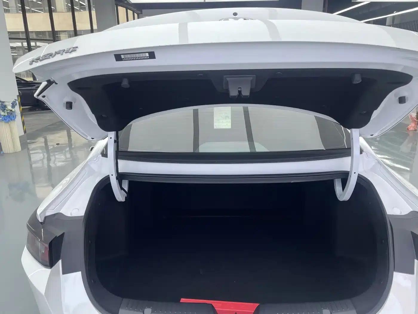 Changan Eado 2025 Blue Whale 1.5T 500Bar Premium Edition — миниатюра 13