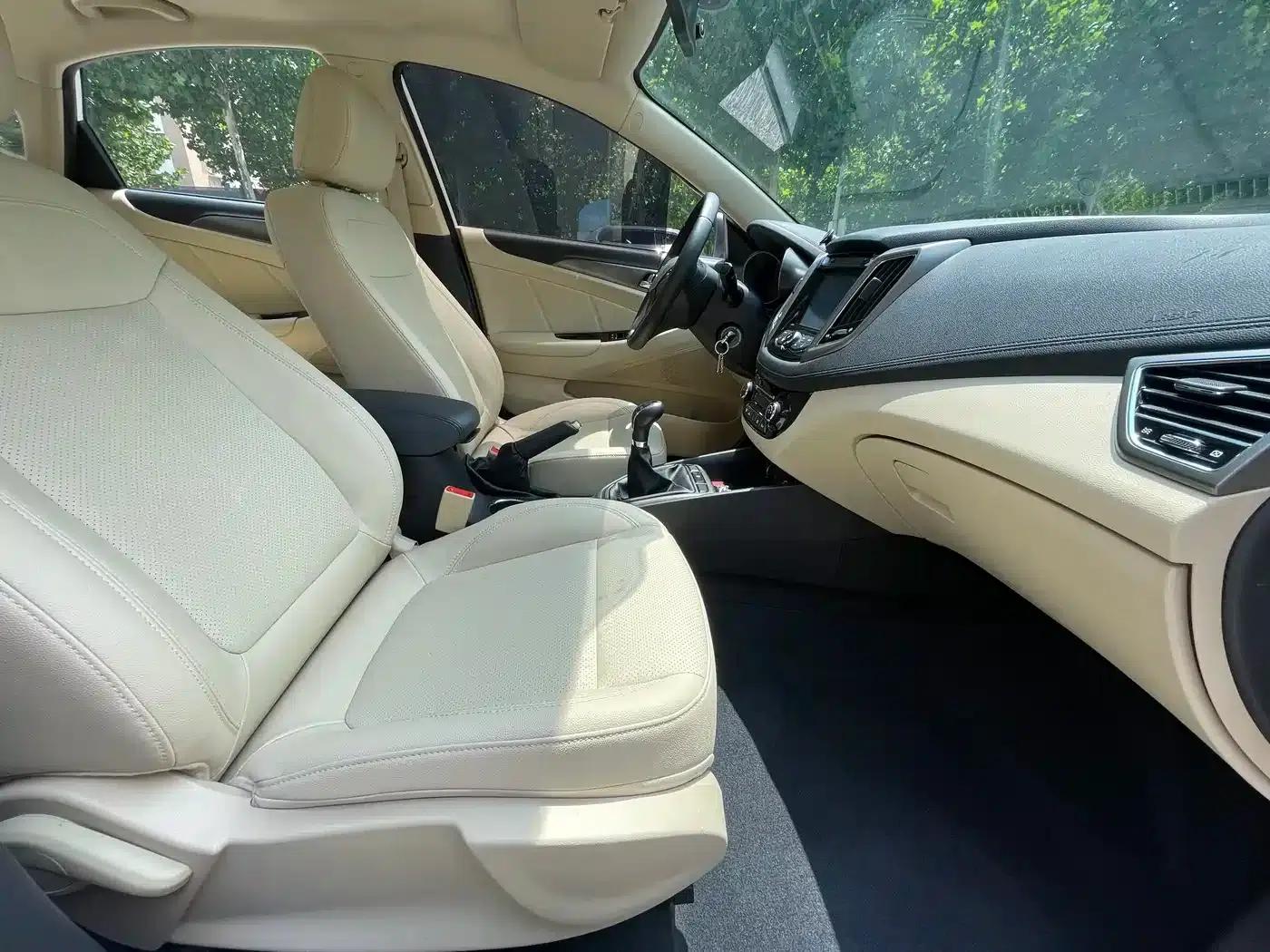Changan Eado 2016 1.6L Manual Fashion Edition — миниатюра 9
