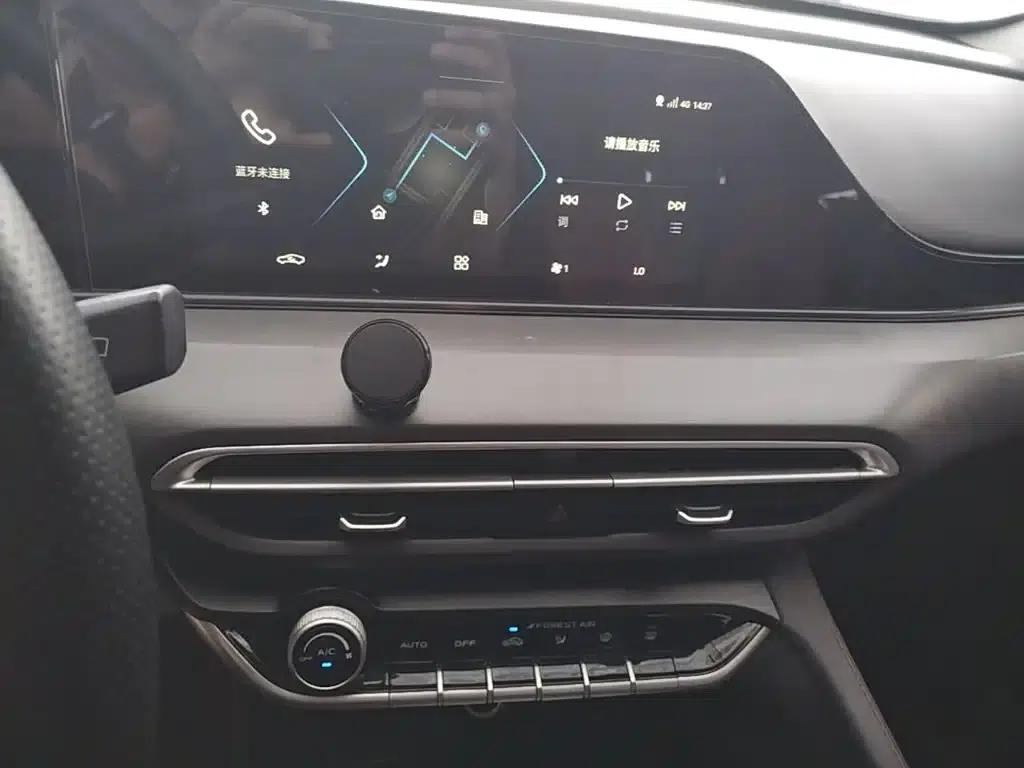 Changan Eado 2021 PLUS Blue Whale NE 1.4T GDI DCT Premium Edition — миниатюра 13