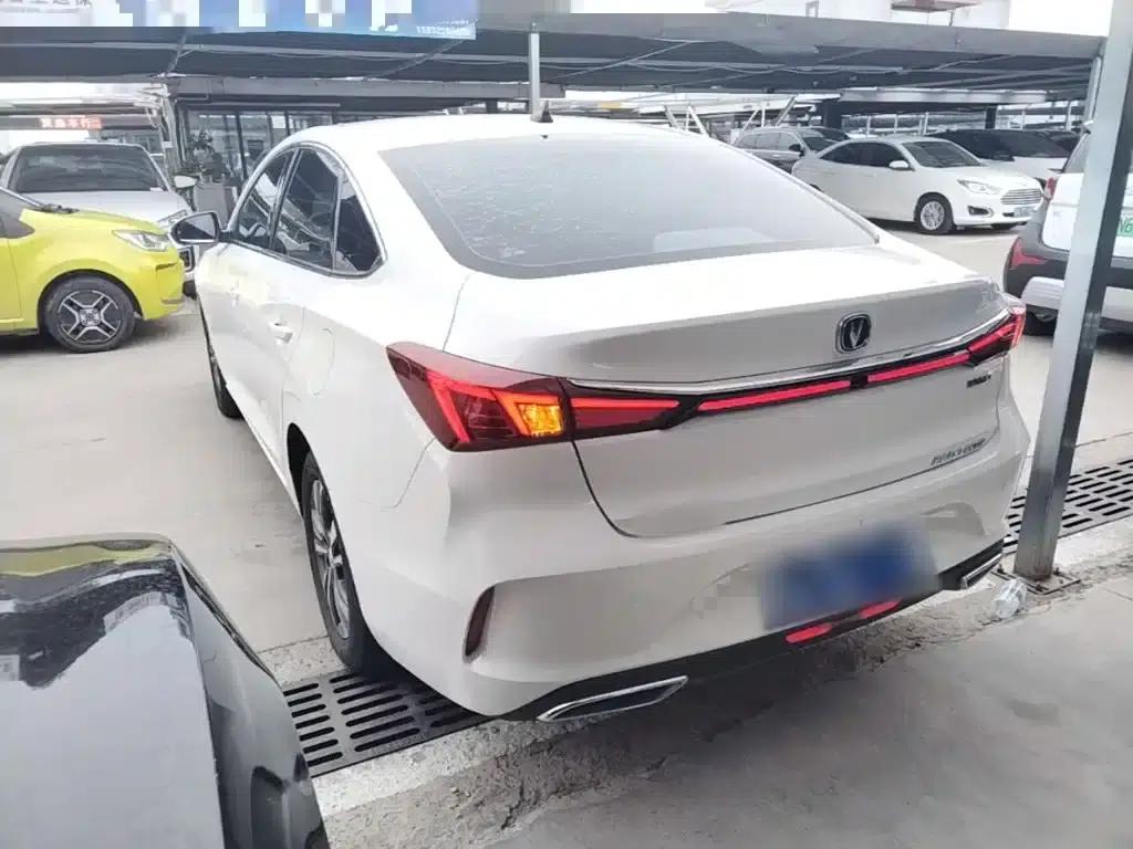 Changan Eado 2021 PLUS Blue Whale NE 1.4T GDI DCT Premium Edition — миниатюра 5
