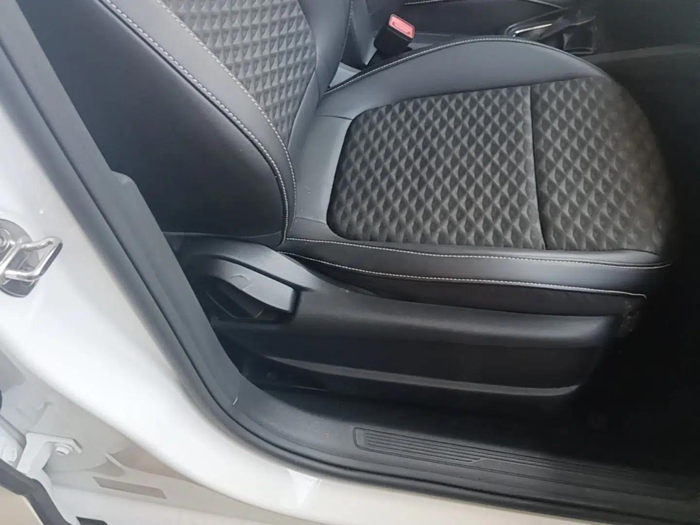 Skoda Kamiq 2018 1.5L Automatic Comfort Edition China VI Standard — миниатюра 19