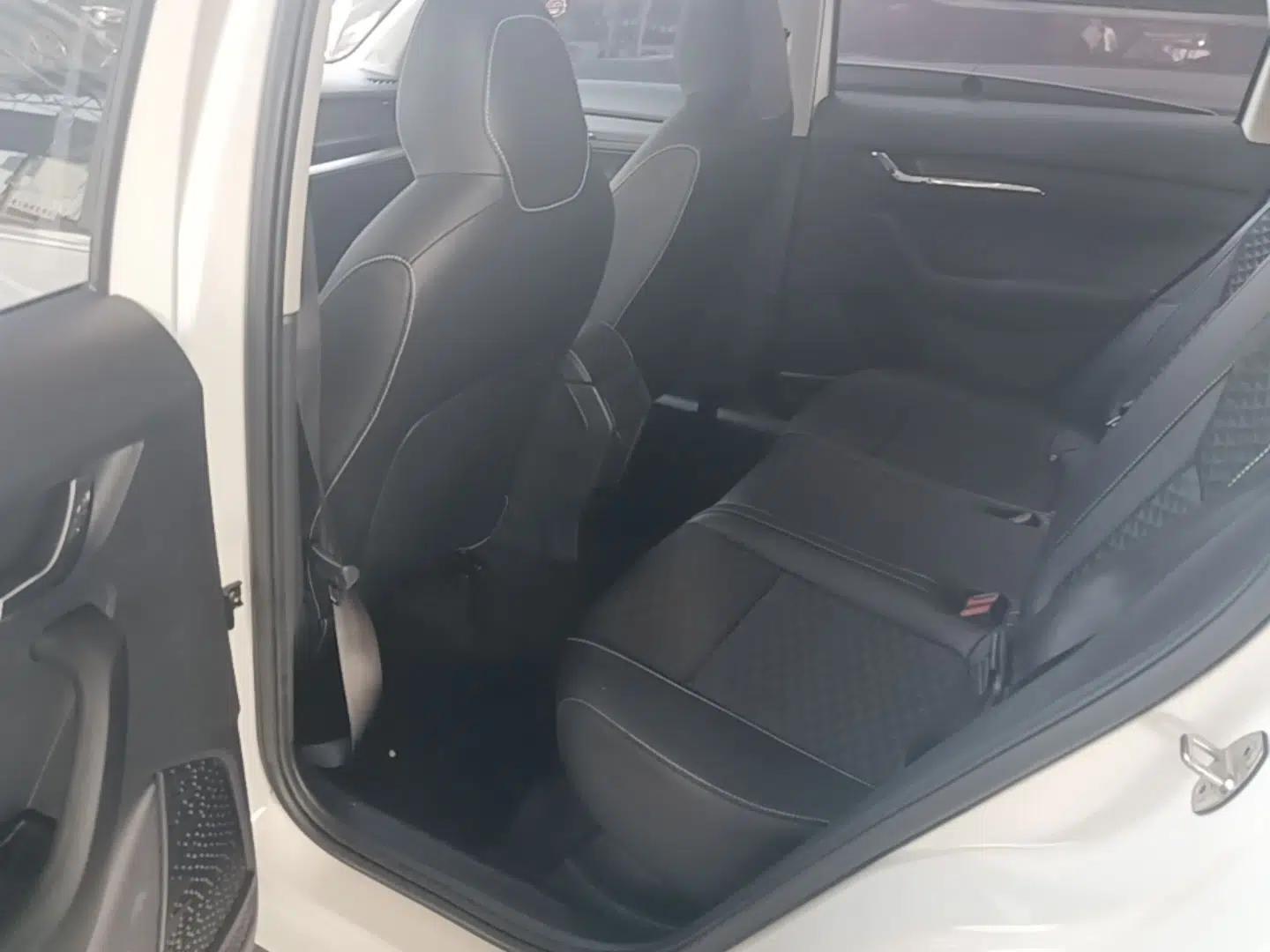 Skoda Kamiq 2018 1.5L Automatic Comfort Edition China VI Standard — миниатюра 20