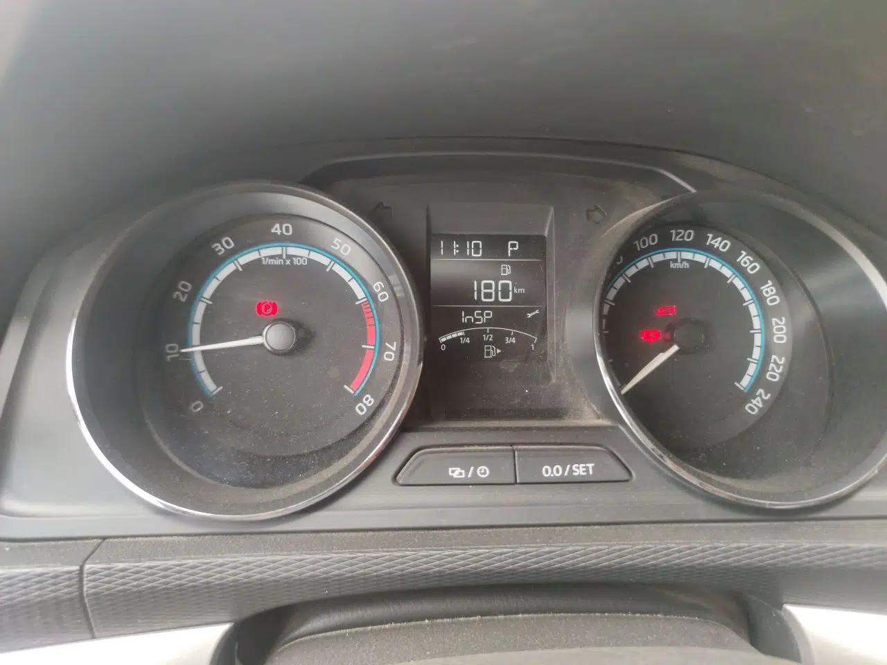 Skoda Kamiq 2020 1.5L Automatic Standard Edition — миниатюра 11