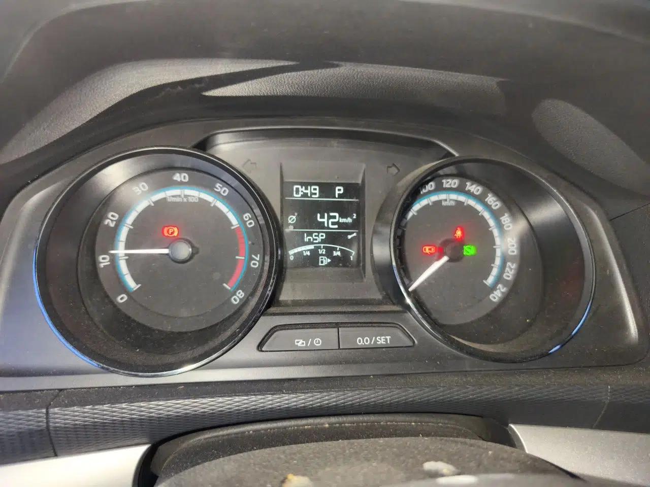Skoda Kamiq 2020 1.5L Automatic Standard Edition — миниатюра 11
