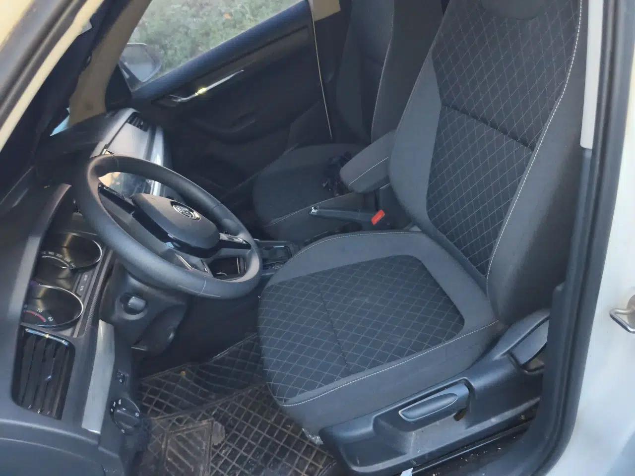 Skoda Kamiq 2020 1.5L Automatic Standard Edition — миниатюра 15