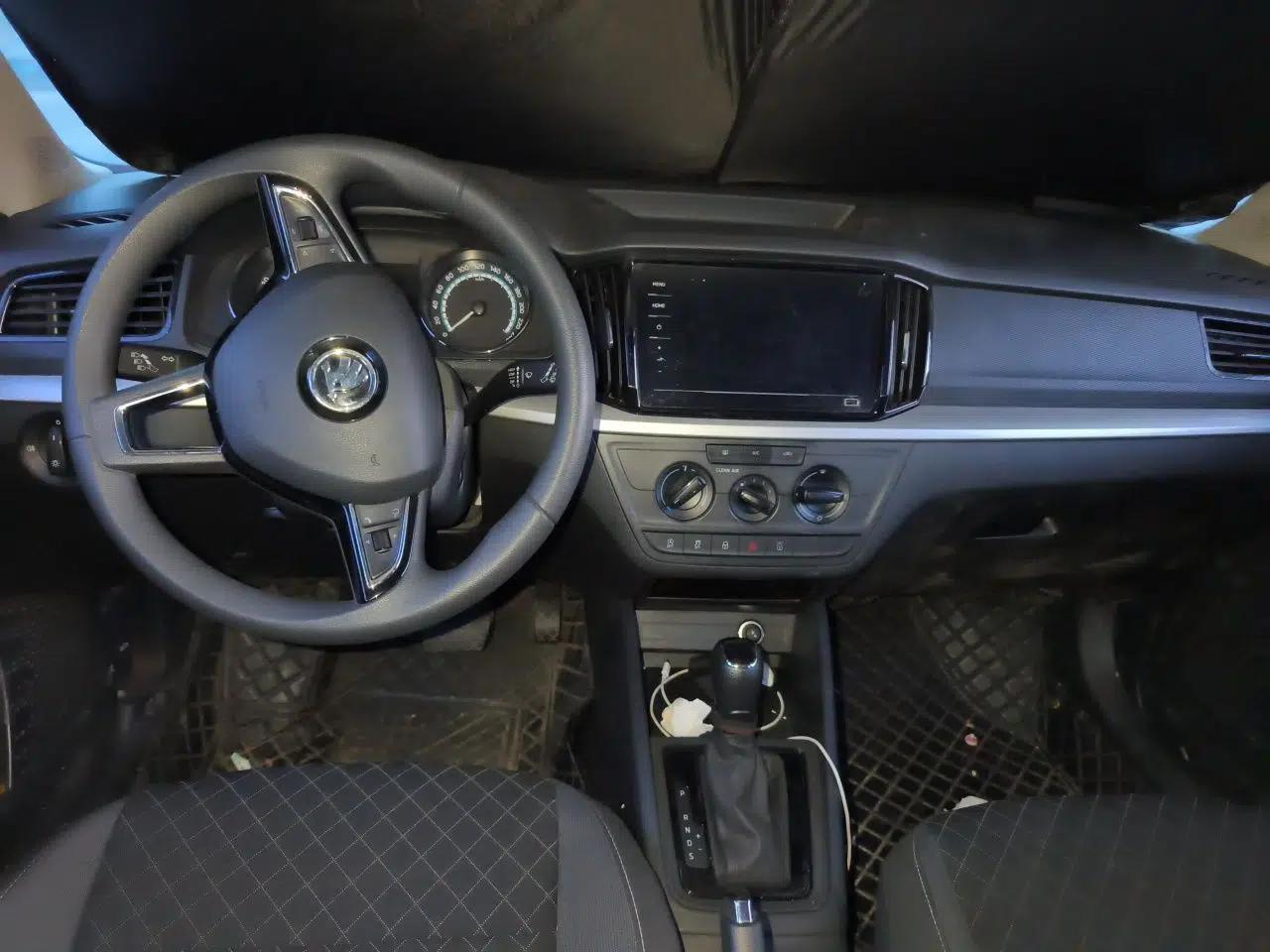 Skoda Kamiq 2020 1.5L Automatic Standard Edition — миниатюра 9