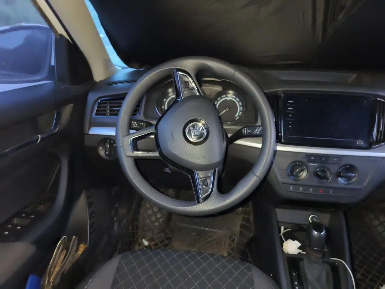 Skoda Kamiq 2020 1.5L Automatic Standard Edition — миниатюра 10