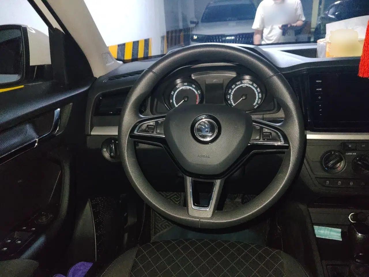 Skoda Kamiq 2021 1.5L Automatic Standard Edition — миниатюра 10