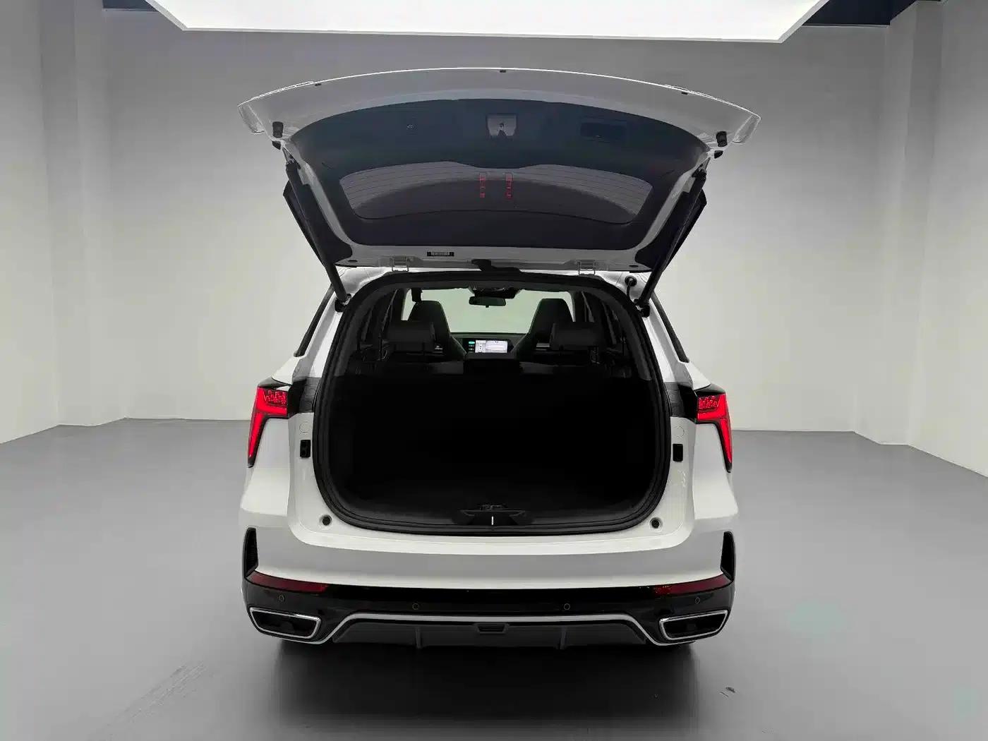 Changan CS75PLUS 2024 Model, Third Generation, Champion Edition, 1.5T Intelligent Driving and Sporty Type — миниатюра 11