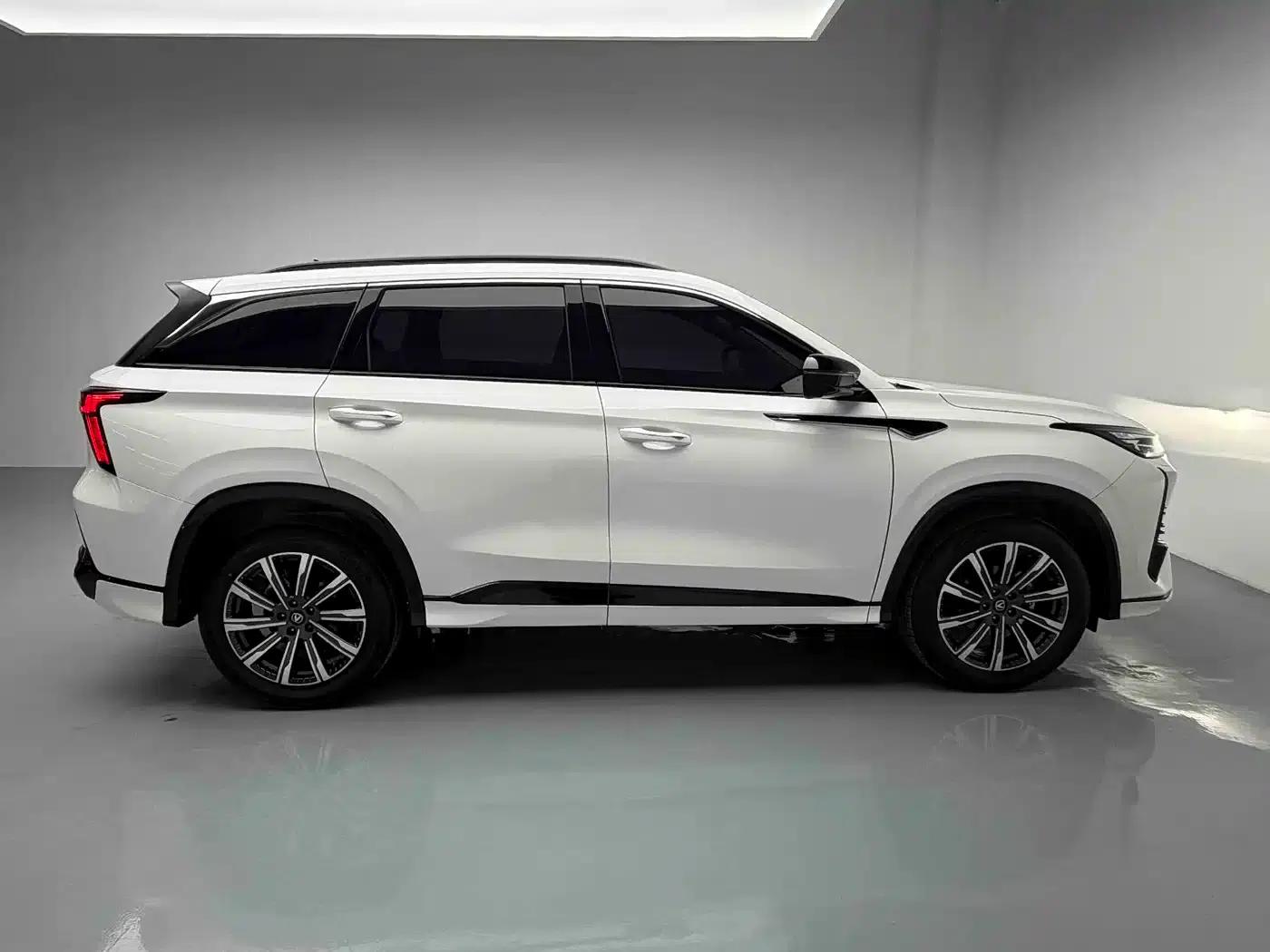Changan CS75PLUS 2024 Model, Third Generation, Champion Edition, 1.5T Intelligent Driving and Sporty Type — миниатюра 15